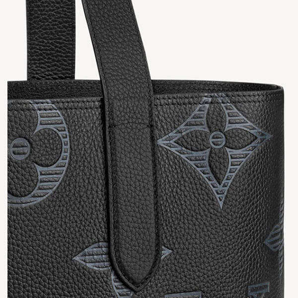 ルイヴィトン スーパーコピーカバヴォワヤージュ NV トリヨンシャドウ M57290 収納力抜群